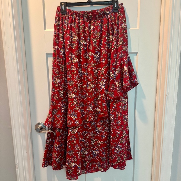 Floral print maxi skirt, Red floral print, M, EUC - Picture 3 of 10